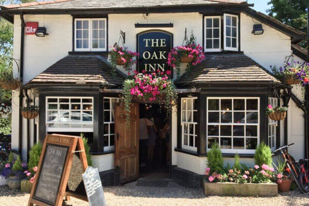 Image of the exterior of the Oak Inn